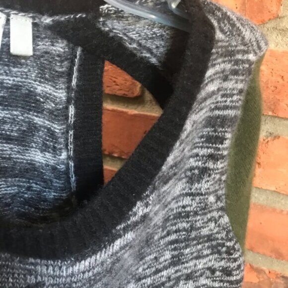 Anthropology SI-IAE Cashmere Sweater Top CutOut Soft ColorBlock Gray Black Green - Picture 12 of 16